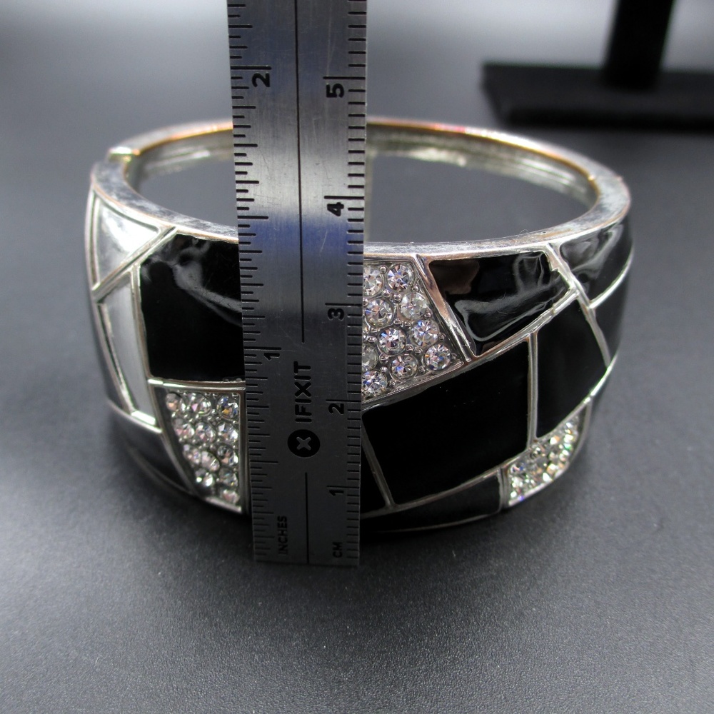 Vintage Silver & Black Crystal Rustic Bracelet - Picture 8 of 8